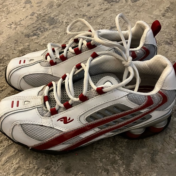 Diva Shoes - Women’s Athletic Works Diva Shoe Size 8